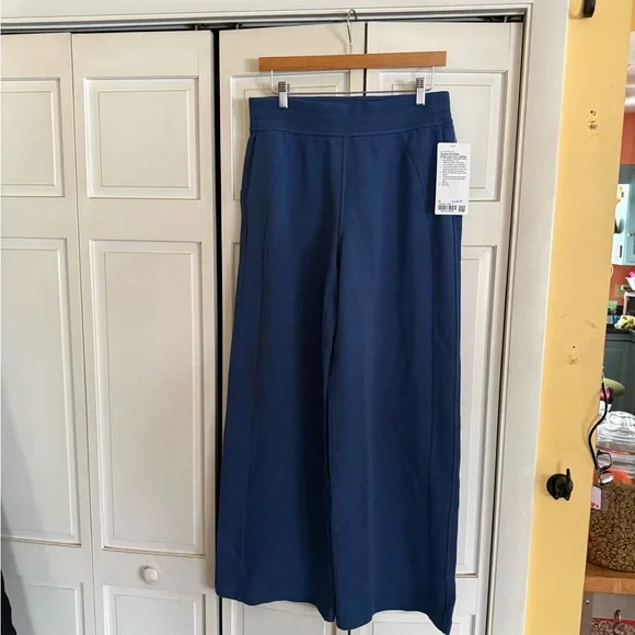 Lululemon Scuba Mid Rise Wide Leg pant *Waffle Blue - Picture 6 of 6